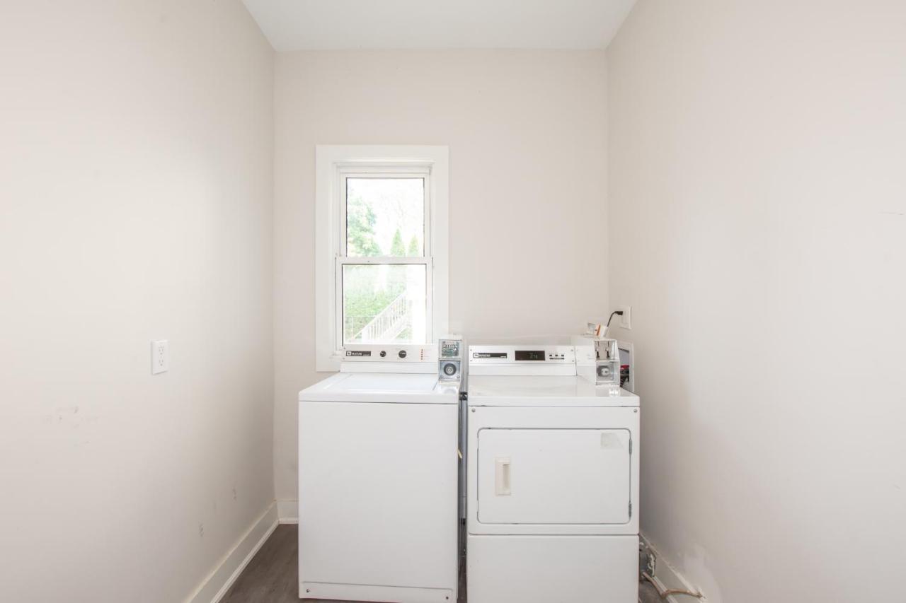 Charming Niagara Region Apt. Newly Renovated! Apartment Saint Catharines Bagian luar foto