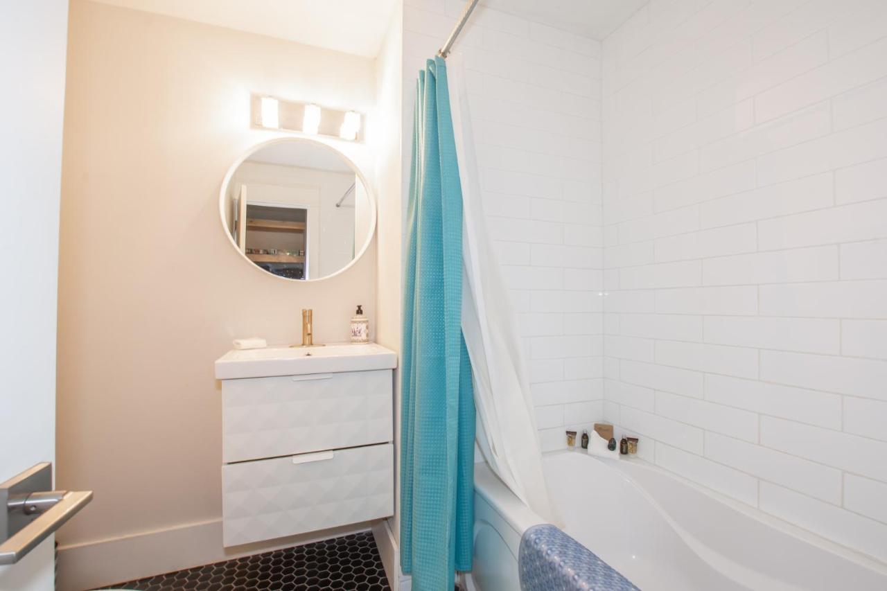 Charming Niagara Region Apt. Newly Renovated! Apartment Saint Catharines Bagian luar foto